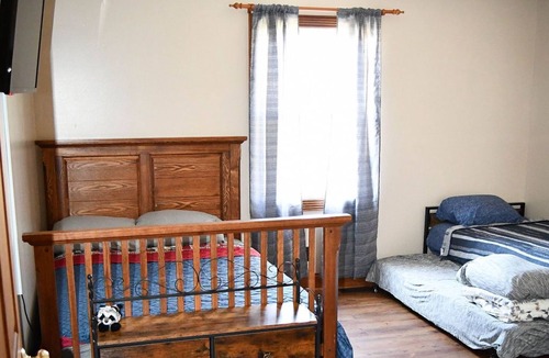 Moorefield Other | Razor Farms Retreat/Pet Friendly/Stocked Fishing Lake/Totally Private