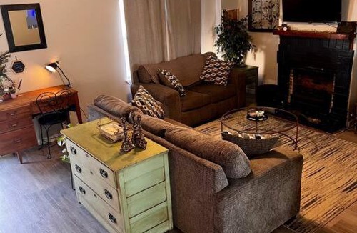Concord House | Recently Remodeled 2 Bedroom on the Ohio River