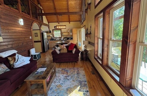 Stanton Cabin | Red River Gorge Cabin: Hot Tub, Fire Pit & Views