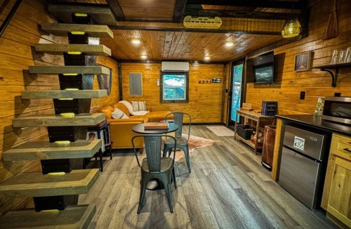 Campton House | Red River Gorge TreeTop Cottage|Hot Tub|Sauna|WiFi