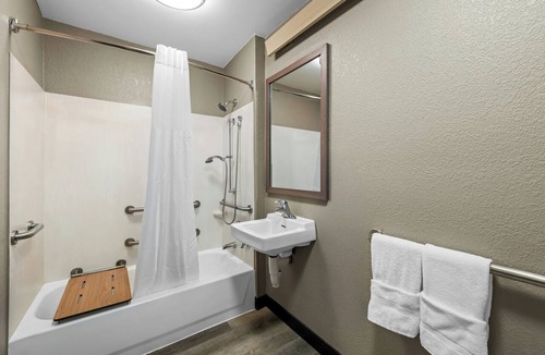 Asheville Hotel | Red Roof Inn Asheville - Biltmore West