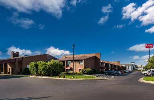 Lexington Hotel | Red Roof Inn & Suites Lexington - Hamburg