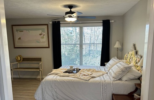 Newland Cottage | Refreshed Cozy "French Style" Cottage