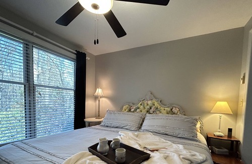 Newland Cottage | Refreshed Cozy "French Style" Cottage