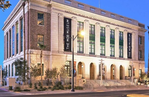 Downtown Las Vegas Hotel | Relax and Recharge! Pool, Restaurant, Free Parking, Near Mob Museum