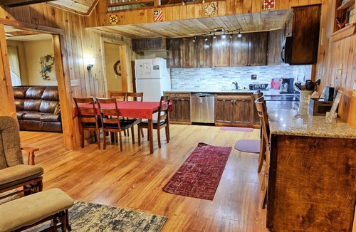 Fleetwood Cabin | Relax at Manna Cabin in Fleetwood, NC - a cozy 3-bedroom retreat for 6!