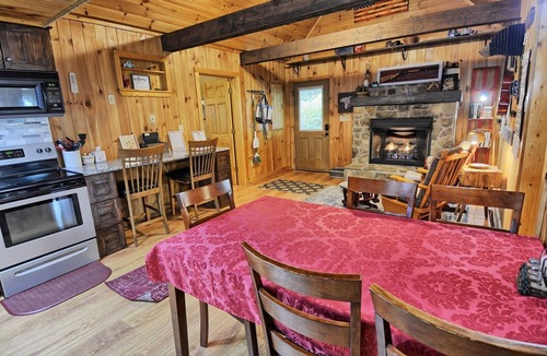 Fleetwood Cabin | Relax at Manna Cabin in Fleetwood, NC - a cozy 3-bedroom retreat for 6!