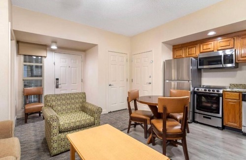 Pittman Center Hotel | Relax in a Stylish Suite with Full Kitchen and Beautiful Scenic Views