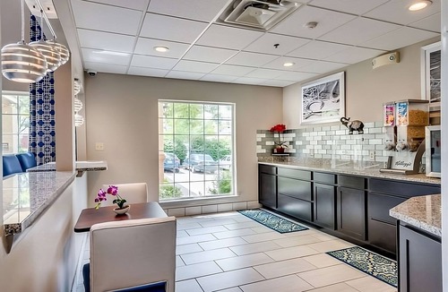 Lexington Hotel | Relaxing Unit Near Attractions in GuestHouse Lexington, Parking!
