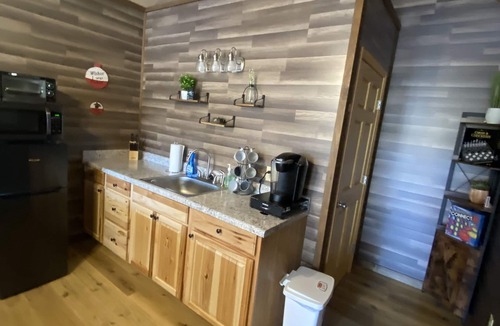 Elizabethton Cabin | Relaxing waterfront studio on the Watuaga river!