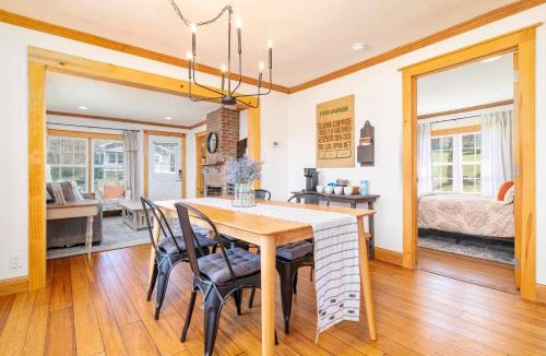 Johnson City House | Remodeled 1920s Charmer Near ETSU, JCMC & Downtown