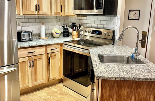 Bartlett Condo | Renovated Attitash Condo – Walk to Slopes & Saco River, Sleeps 8, Pool & More!