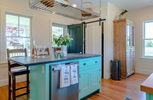 Matunuck House | Renovated Matunuck Farmhouse with private access to Potters Pond