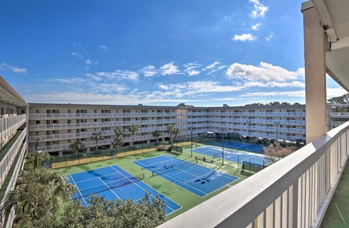 Palmetto Dunes Apartment | Resort Condo with Pool and Tennis Less Than 1 Mile to Beach!