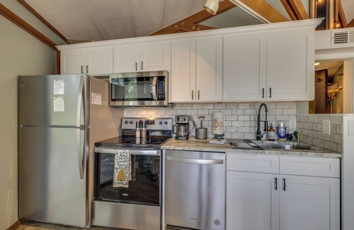 Bristol Ski Chalet | Retreat in Bristol TN close to Bristol Motor Speedway and South Holston Lake