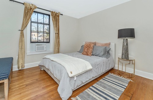 Downtown Apartment | Retreat on the Park - Walkable Church St!
