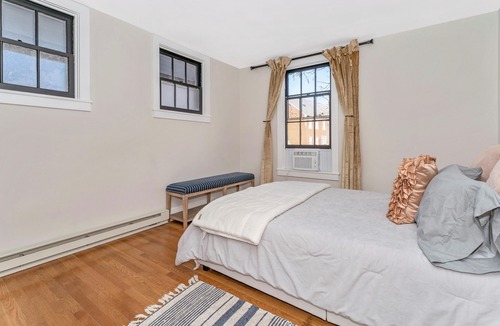 Downtown Apartment | Retreat on the Park - Walkable Church St!