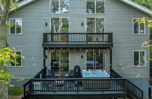 Berkeley Springs House | Ridgeview & The Nest - 26 Acres - Stay with Branch