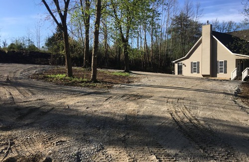 Farmers House | River Retreat- Newly Remodeled Cottage On The River And Minutes From Cave Run