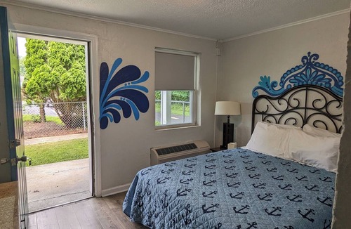 Madison House | Riverboat Inn and Suites