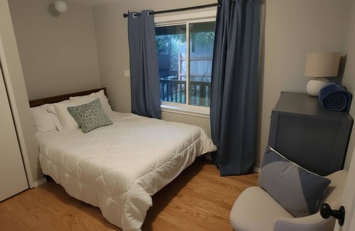 Gold Bar House | Riverfront 3-bedroom house in lovely Big Bend, Gold Bar, perfect for relaxing