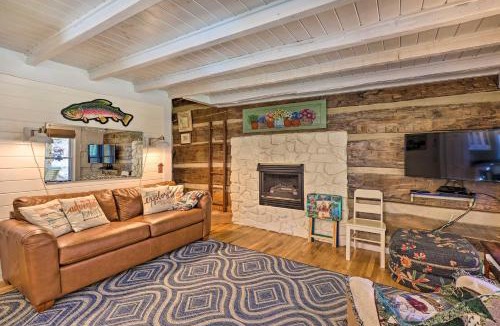 Lansing House | Riverside Cabin Near West Jefferson!