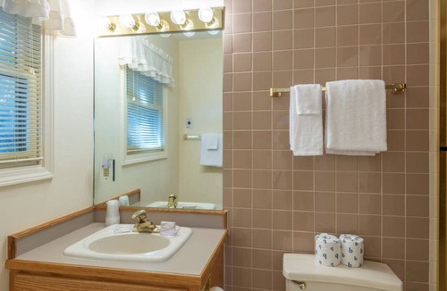 Canton House | Robin at Springdale: Resort Villa with Golf and Pool Access!