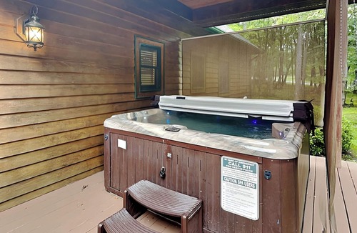McHenry House | Rock Wisperer | Great Location, Large Yard!