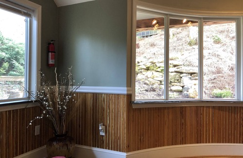 Asheville House | Romantic , 5 miles to downtown Asheville, Private, Hot Tub, Fireplace, Fenced