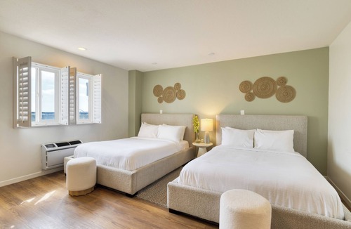 Diamond Crestview Hotel | Rooftop Ocean Views + Pool + Hot Tub | Walk to Beach, Galleries + Restaurants