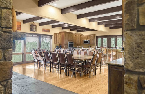 Pittman Center Cabin | Roosevelt Lodge: Majestic Lodge with Everything to Make your Perfect Vacation Great!