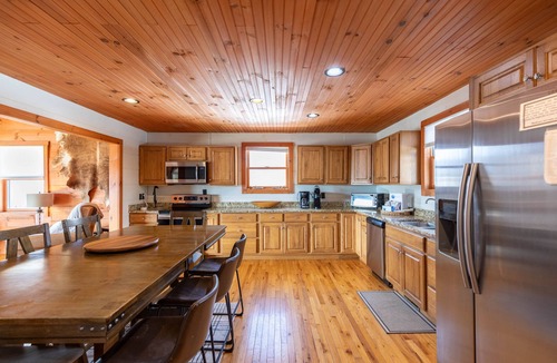Boone Cabin | Rosey Outlook - Hot Tub, Great Views, Pool Table, between Boone & Blowing Rock