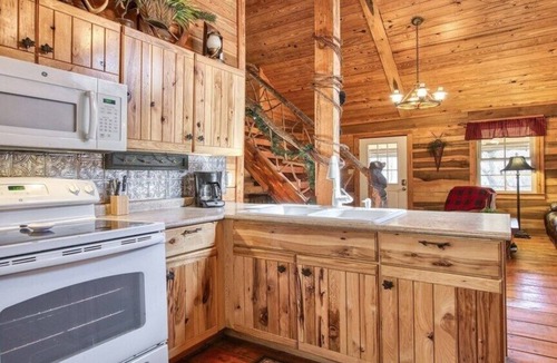 Maggie Valley Cabin | Roughin' it - Secluded, Rustic 2 BR/1 BA Mountain Cabin, Hot Tub, Private