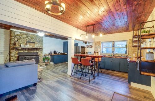 Mortimer House | Rural Outdoor Oasis! Edgemont Cabin w/Fire Pit