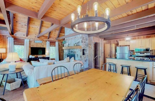 Swanton Ski Chalet | Rustic 4BR Chalet - MOUNTAIN VIEW - Swanton
