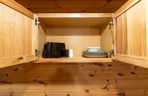 Bethlehem Ski Chalet | Rustic Cedar Suite White Mountains Retreat