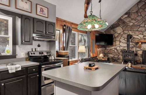 Great Cacapon Ski Chalet | Rustic retreat w/kitchen & deck