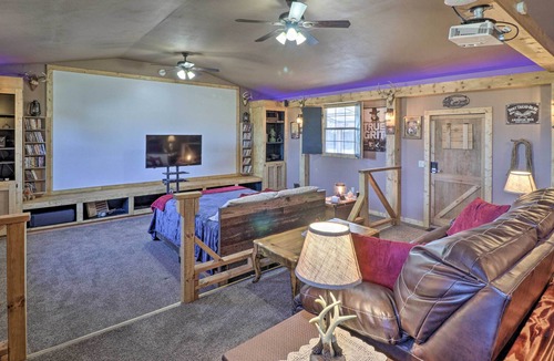 Harrison Apartment | Rustic ‘Sims City’ Studio Cabin w/ Home Theater!