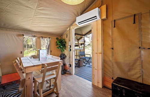 Williamstown RV Rental | Safari Tent F at Eden Reserve - Near Ark