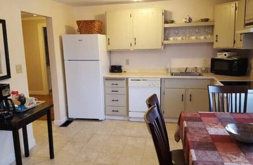 Beverly Apartment | Salem/Beverly Summer on the north shore! A spacious place in a great location!n