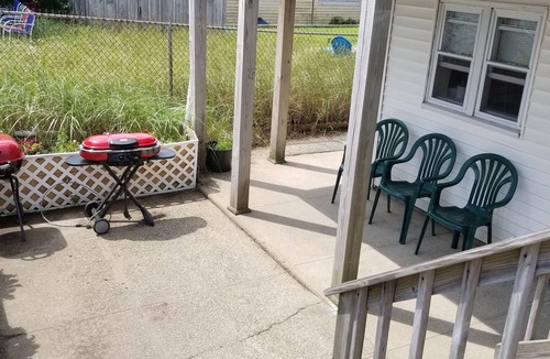 Salisbury Beach Apartment | Salisbury Beach, 1st Floor, Near Center, 2 min walk to sand, 2 parking spots