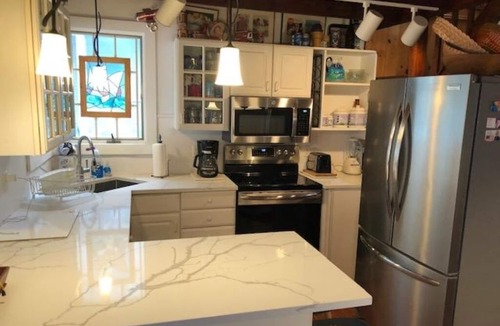 Saratoga Springs Cottage | Saratoga Lake Summer Paradise