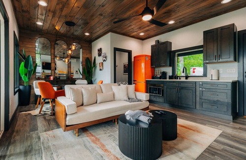Campton Cabin | Sauna | Hot Tub | Telescope | Forest Views | Dogs