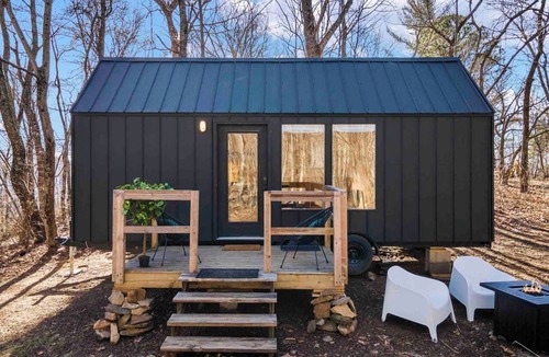Swannanoa House | Scandinavian Retreat, Mountain View, and 20 Minutes to Asheville!