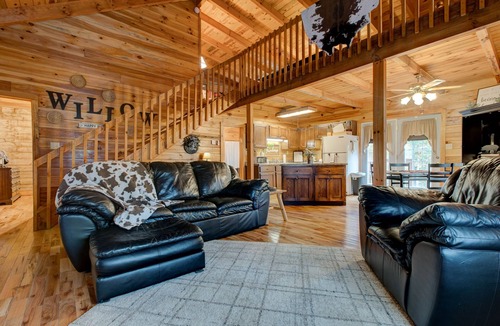 Heidelberg Cabin | Secluded Cabin on 70 acres private land, ping pong table, Red River Gorge, KY