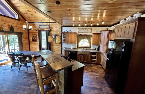 Campton Cabin | Secluded Hot Tub Cabin |Pond|Game Room|Forest view | Spacious retreat on 35 private acres with hiking trails, wildlife, and peaceful pond scenery—perfect for families or friends.