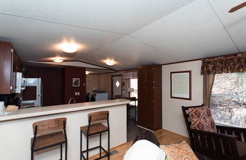 Stanton House | Secluded Nature Retreat w/Huge Deck, Hot Tub & Fast Wi‑Fi