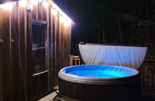 Stanton House | Secluded Nature Retreat w/Huge Deck, Hot Tub & Fast Wi‑Fi