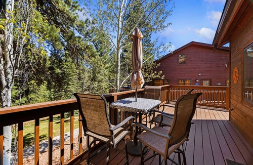 Fall River Estates Condo | Secluded Riverfront Condo Fireplace Close to RMNP Entrance