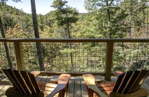 Zirconia House | Secluded Tree Tent with Outdoor Soaking Tub & Pizza Oven Near Blue Ridge Waterfalls, Zirconia, North Carolina